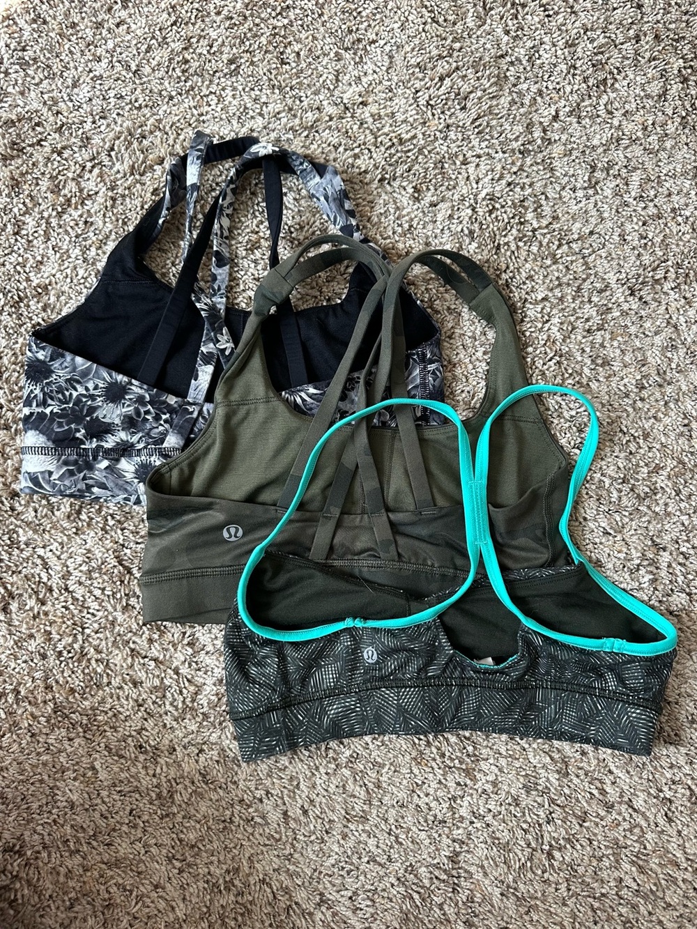 Lululemon sports bra lot